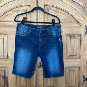 SILVER SUKI Mid Bermuda Shorts